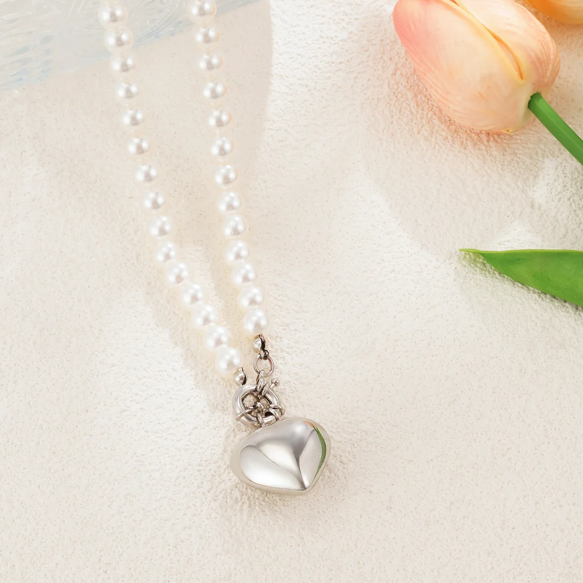 Boho Heart shaped Pendant Necklace 2025 Women\'s Simple Sweet Long Imitation Pearl Beads Girl Wedding Fashion Jewelry
