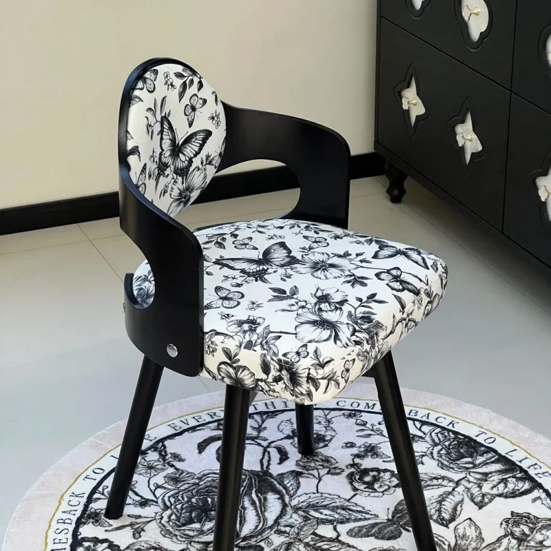 

Кресло для макияжа б/у, элитное, винтажное, французское, на колесиках, для спальни, из массива дерева