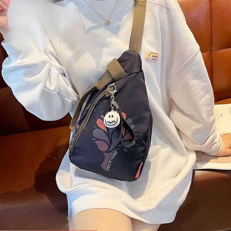 Sac de poitrine à bandoulière pour femmes, à la mode et décontracté, polyvalent pour les voyages et les voyages d'affaires, sac de rangement de documents antivol