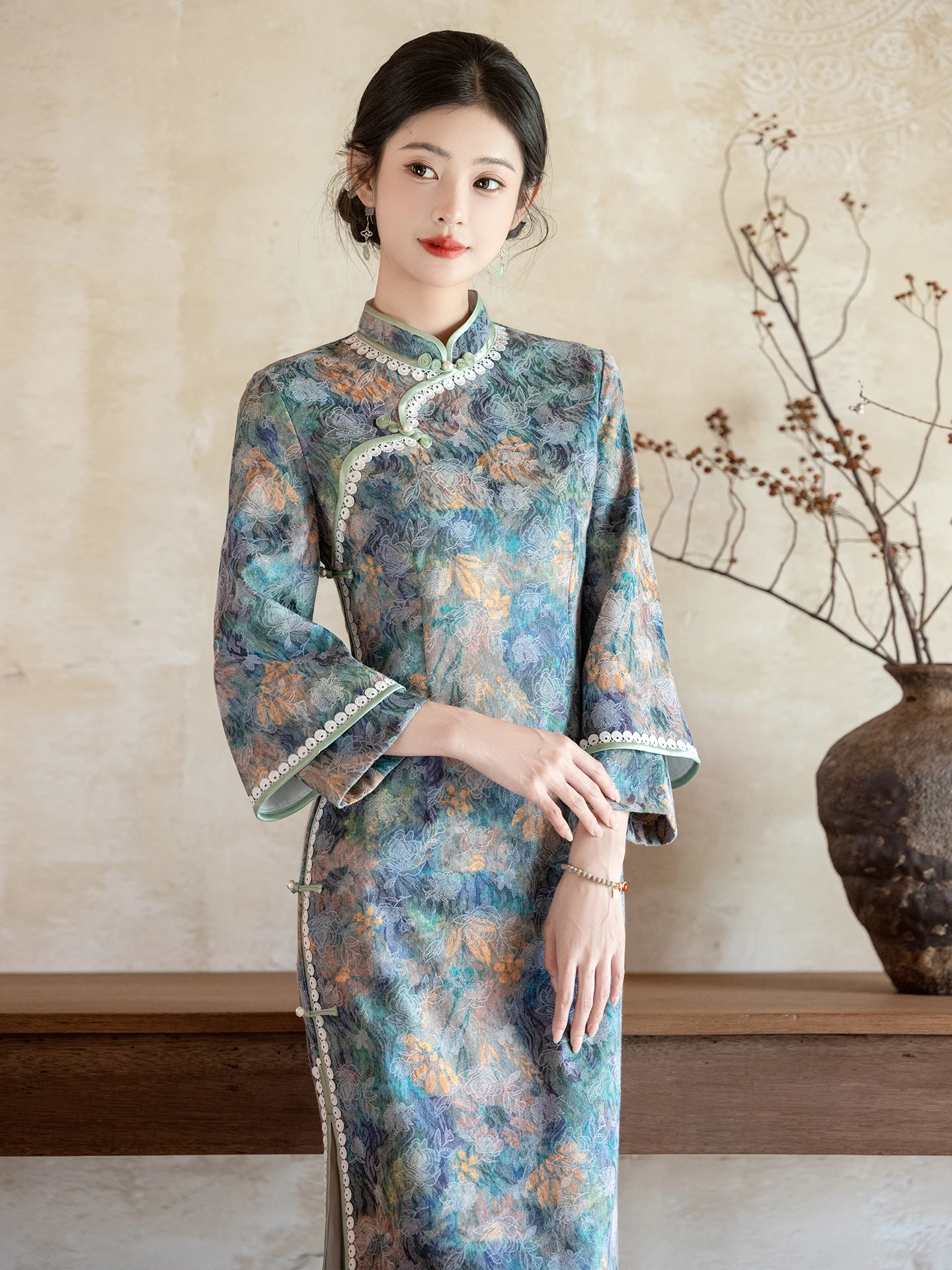 

Ретро-китайское платье-ципао с длинными рукавами, зимнее, модное, приталенное, с завышенной талией, для повседневной носки, переосмысление элегантности и стиля