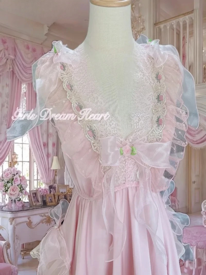 Ręcznie Robione Sukienki Retro w Stylu Dworskim z Haftem, Koronką, Siateczką i Kokardą, Letnie Słodkie Dziewczęce Sukienki na Ramiączkach z Satyny z Dekoltem w Serek i Wysokim Stanem