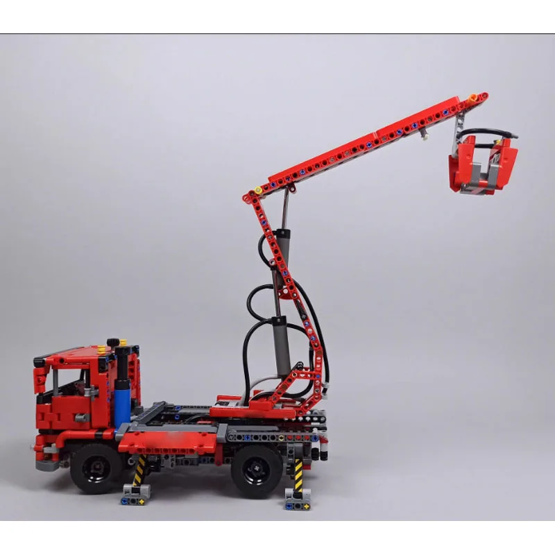 MOC-120859 Urban Fr…