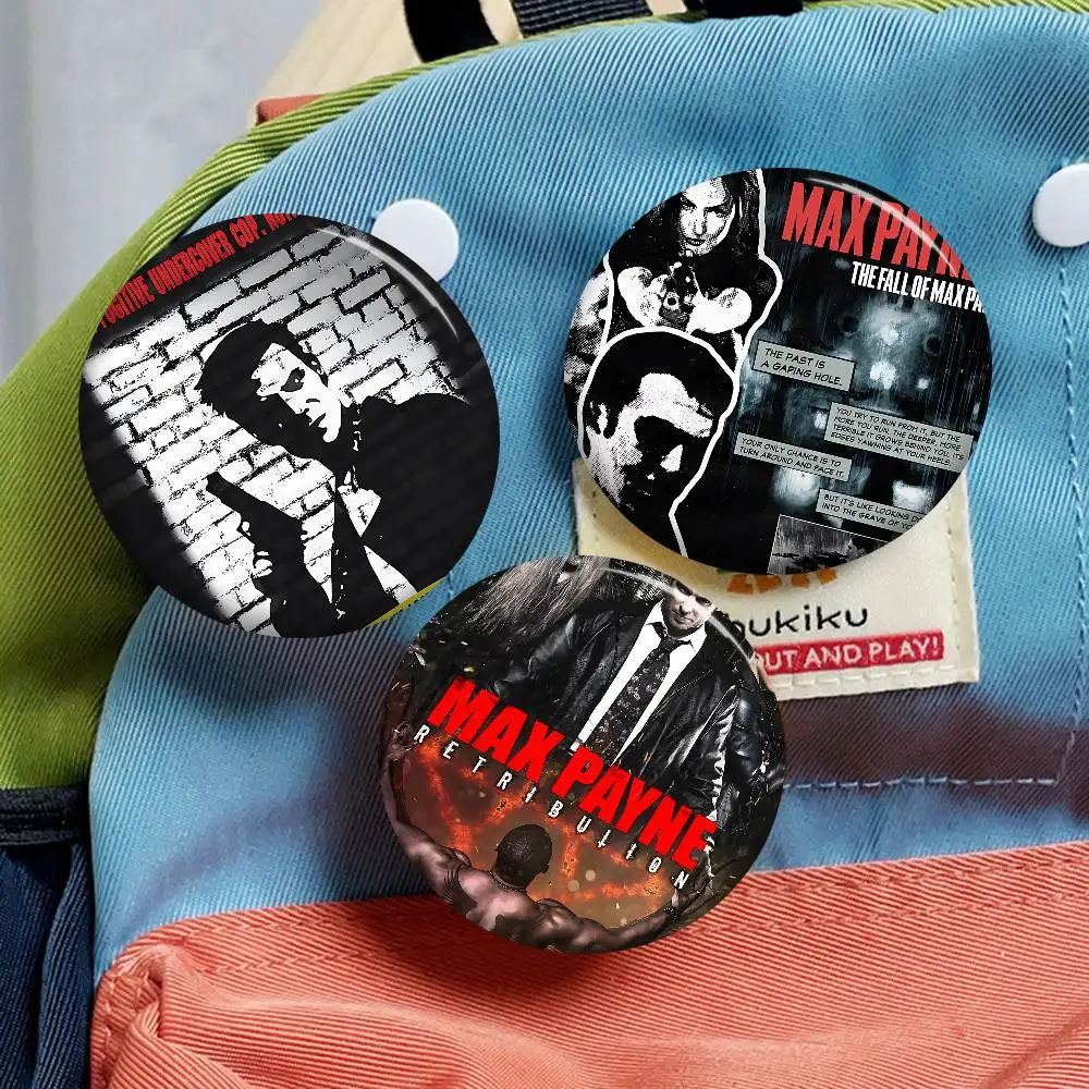 Broche de Metal Hecho a Mano con Diseño de Max Payne, 58 mm, Estilo Anime, para Mochila, Ropa, Adorno de Pecho, Regalo
