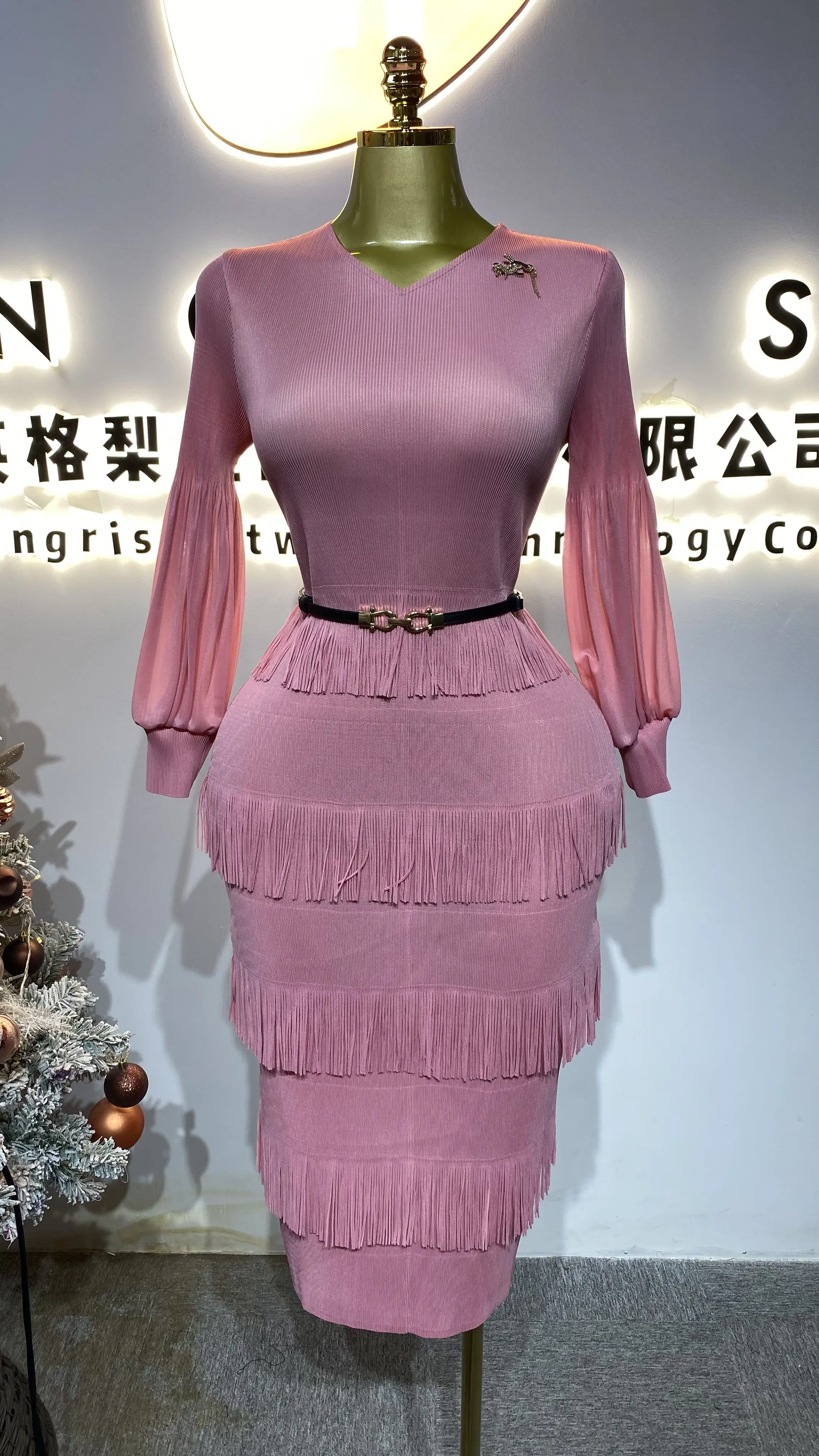 Elegant pleated skirt for summer parties, hooded sleeves, plus size, ruffled waistline, sweet pleats-GZXX271