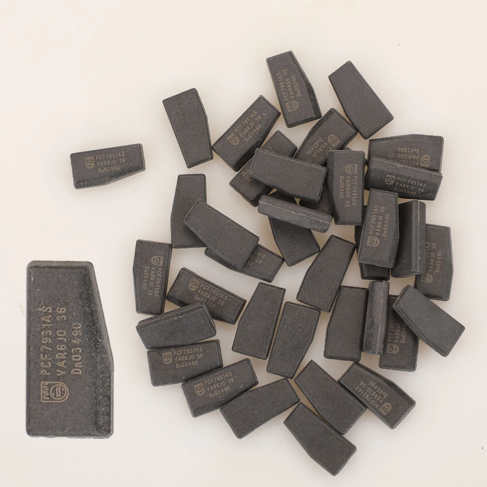 

jingyuqin Replacement Original PCF7931AS /PCF7930AS PCF7930 PCF7931 chip ID33 auto transponder chip