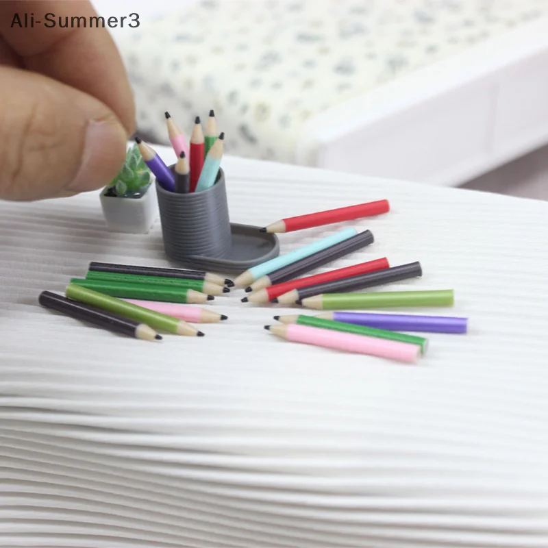 1 セット 1:12 ドールハウスミニチュアドールハウスペンホルダー + 6 色鉛筆セット人形家の装飾ごっこ遊びドールハウス文具おもちゃ