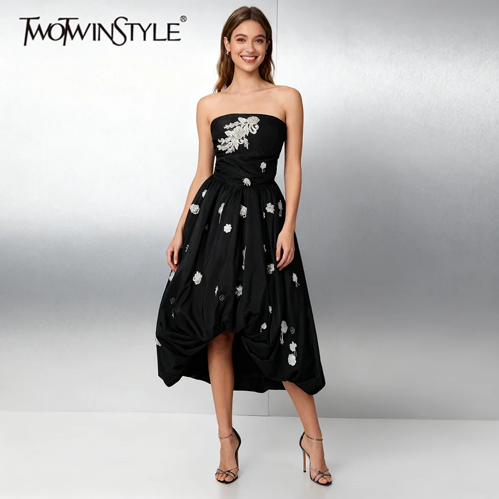 

TWOTWINSTYLE Solid Spliced Appliques Elegant Dresses for Women Strapless Sleeveless High Waist Patchwork Folds Dress Female New