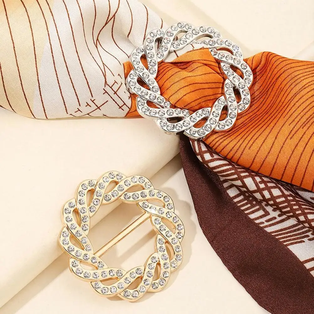 Flexible Scarf Loop Vintage Rhinestone Brooch Pin Adjustable Scarf Holder Ring Elegant Metal Circle Clip Buckle for Women’s