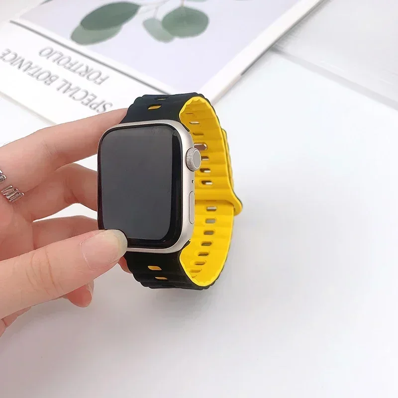 Sport Band For Apple Watch Ultra 9 8 7 6 SE 5 Soft Silicone Lightweight Bracelet Strap For iWatch 38MM 40MM 42MM 44MM 45MM 49MM