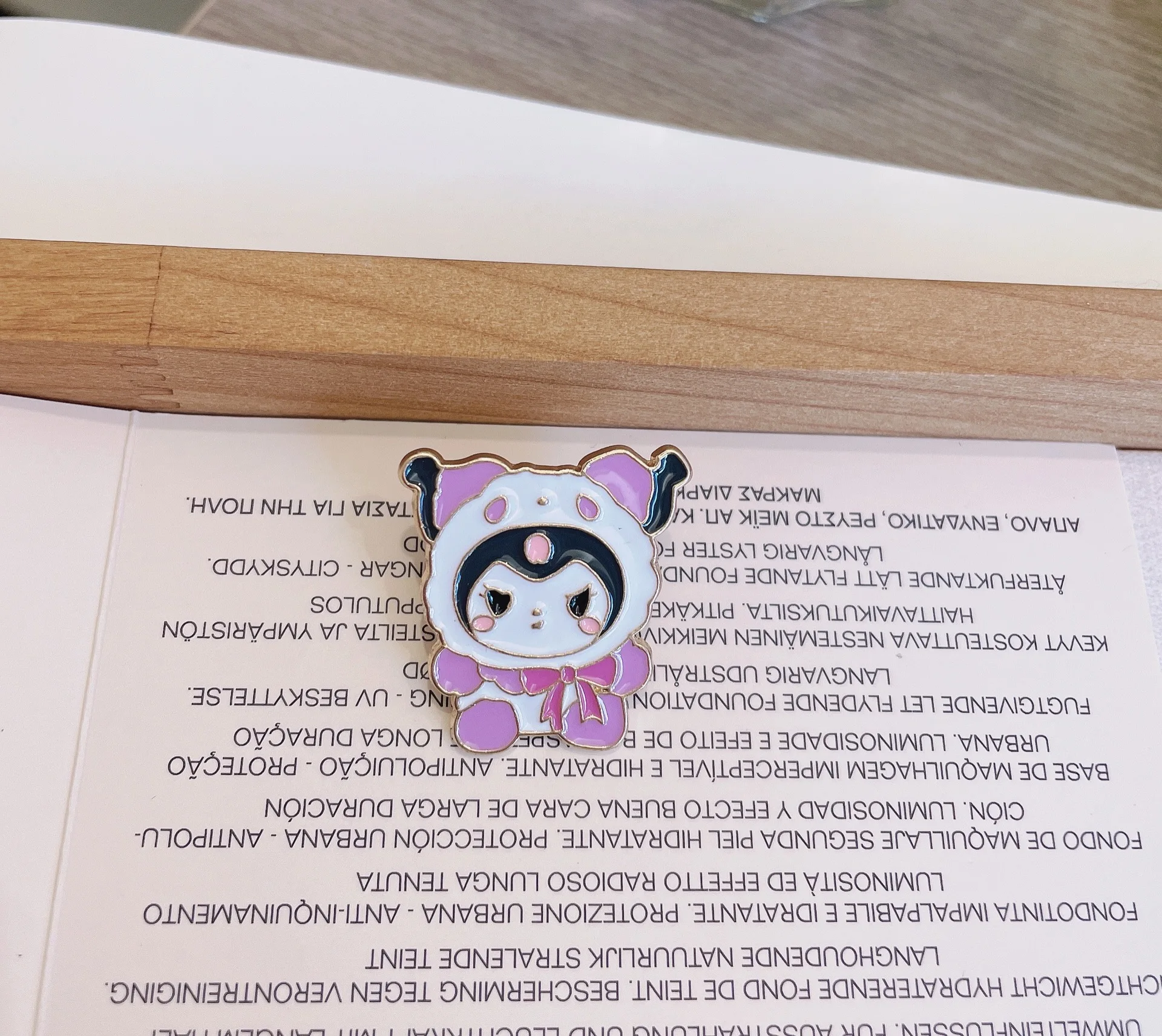 Broche de Sanrio de dibujos animados, insignia de Kuromi Cinnamoroll, Pin para bolsas de ropa, accesorios de mochila para estudiantes, regalos para el Día de los niños