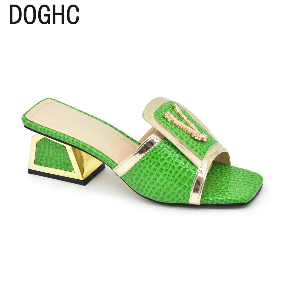 Nuove scarpe eleganti da donna decorate con applicazioni Tacchi a punta chiusa Scarpe e sandali da donna Scarpe di marca di lusso Décolleté da donna