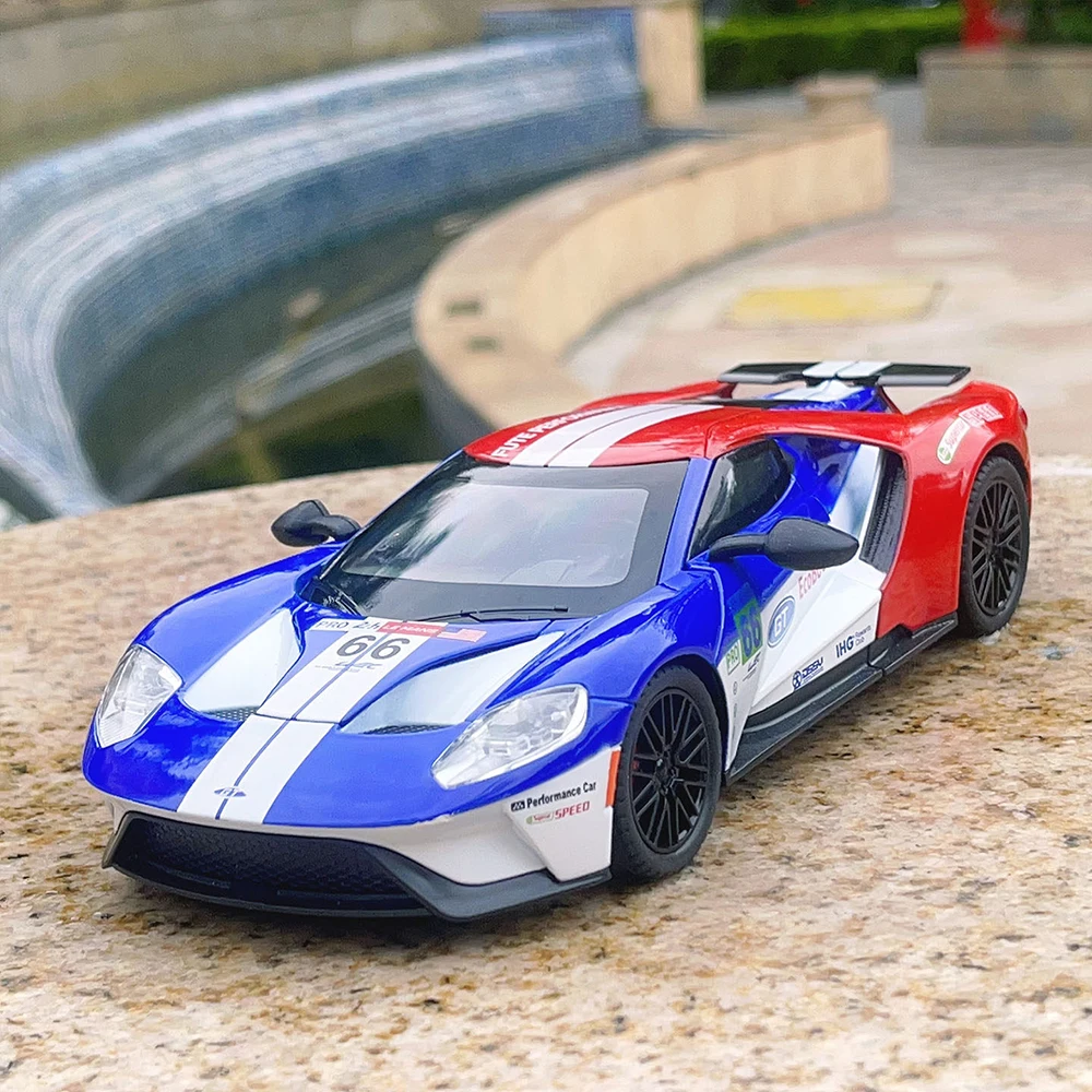 

1:24 GT Alloy Sportscar Diecast Toy Model Front Wheel Steering Four Wheel Suspension Doors Opened Miniature Car Fashion Ornament