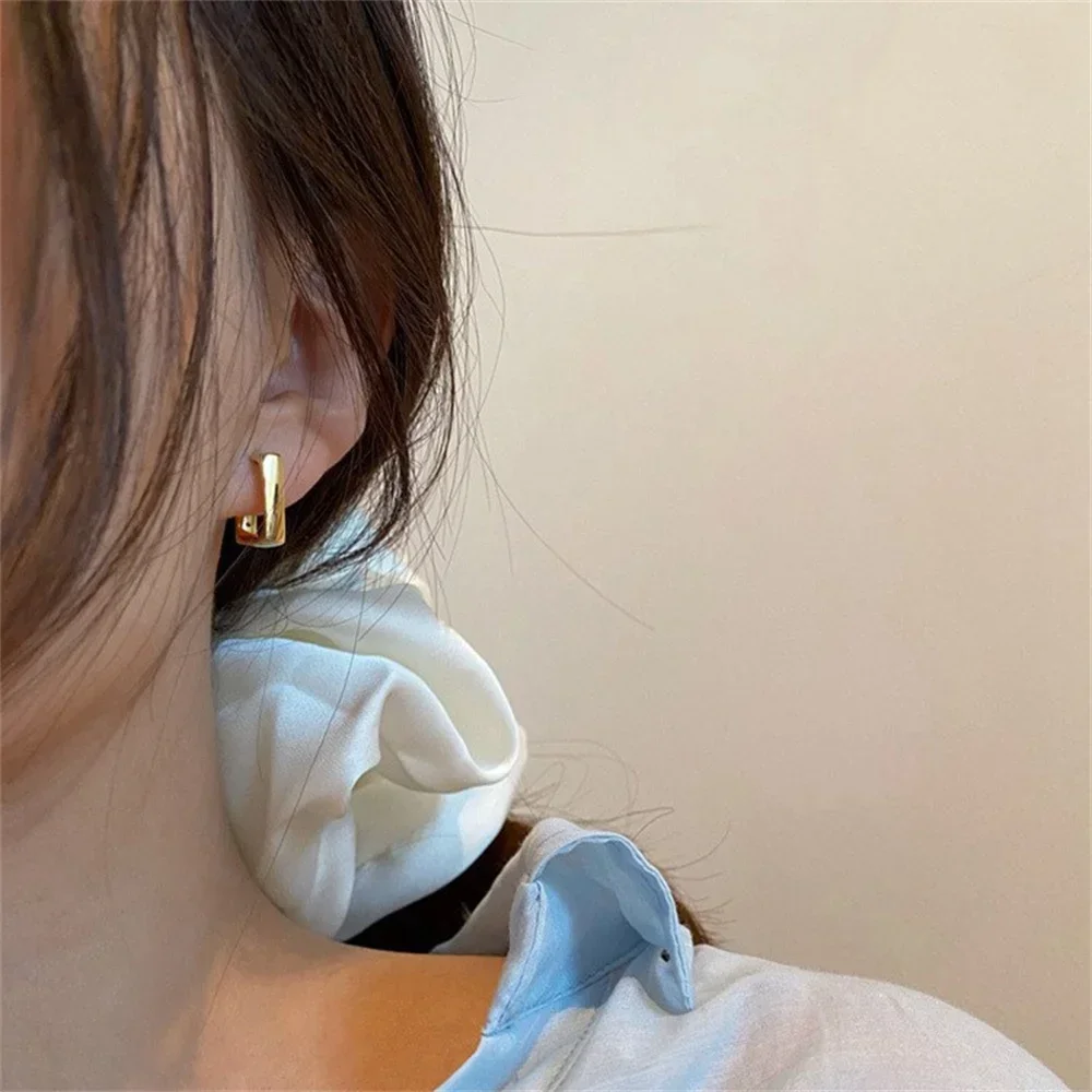 2024 New Simple Geometric U-Shaped Earrings For Women Fashionable Gold Color Irregular Earrings Trendy Jewelry Accessories image 6