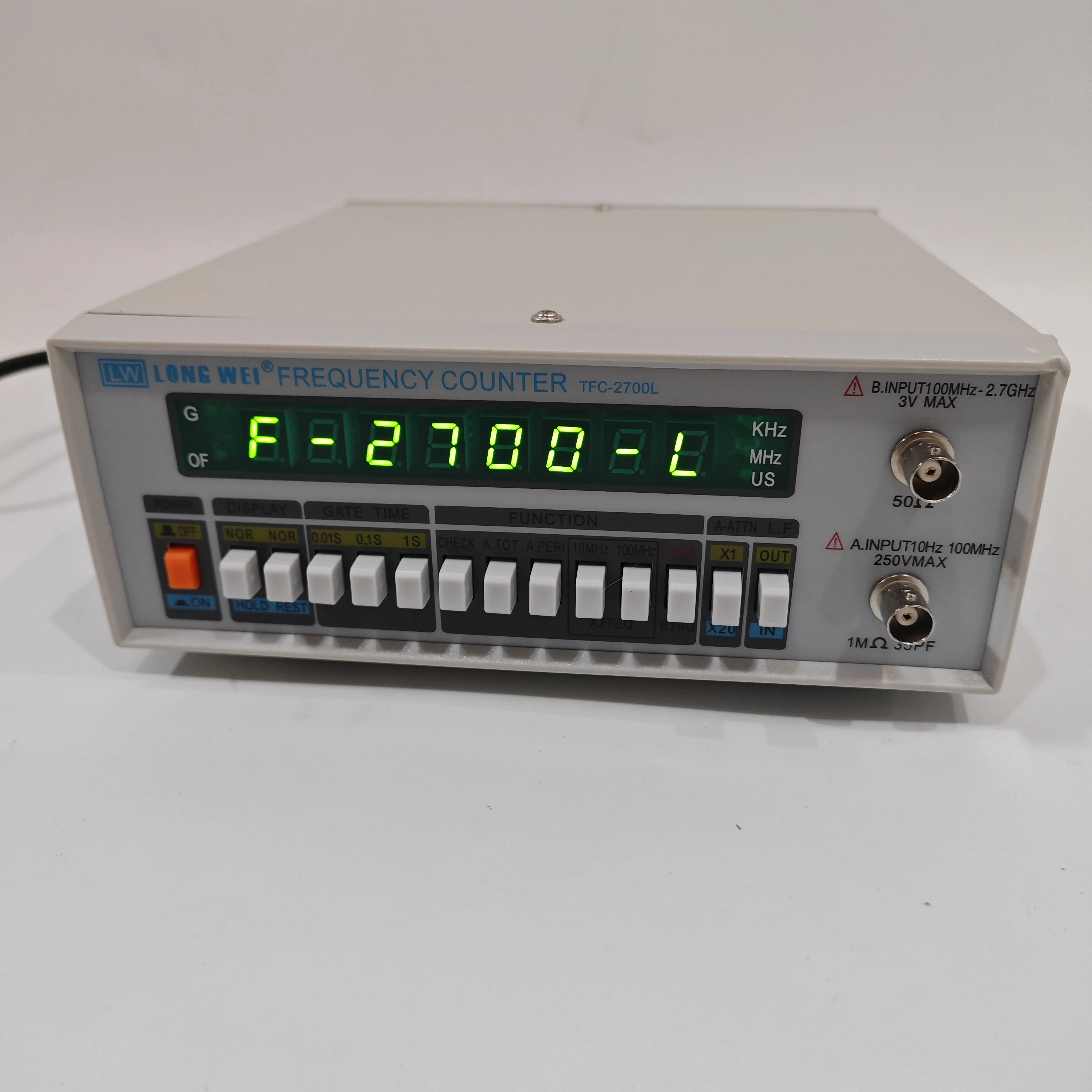 2700L High-Precision Multifunction Frequency Meter - 8 LED Display, 10Hz-2.7GHz High Resolution Counter, 220V/110V