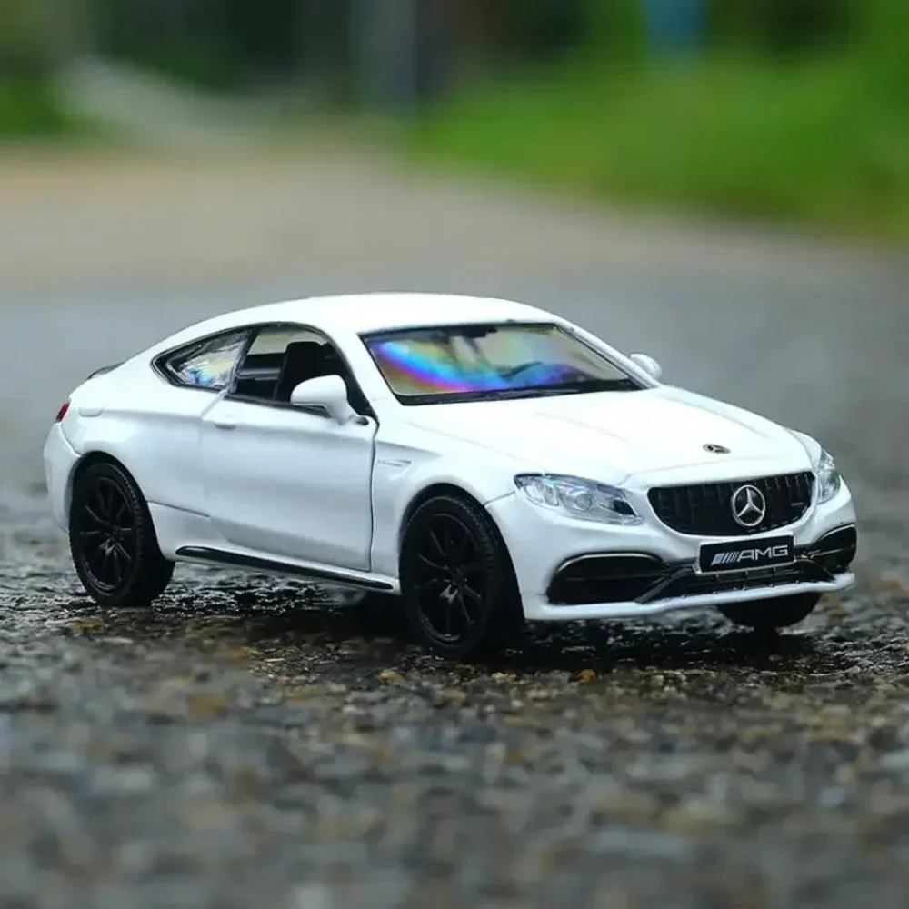 1:36 mercedes benz c63 amg coupe liga modelo de carro simulação requintado veículos de brinquedo fundido estilo de carro puxar para trás carro esportivo f1