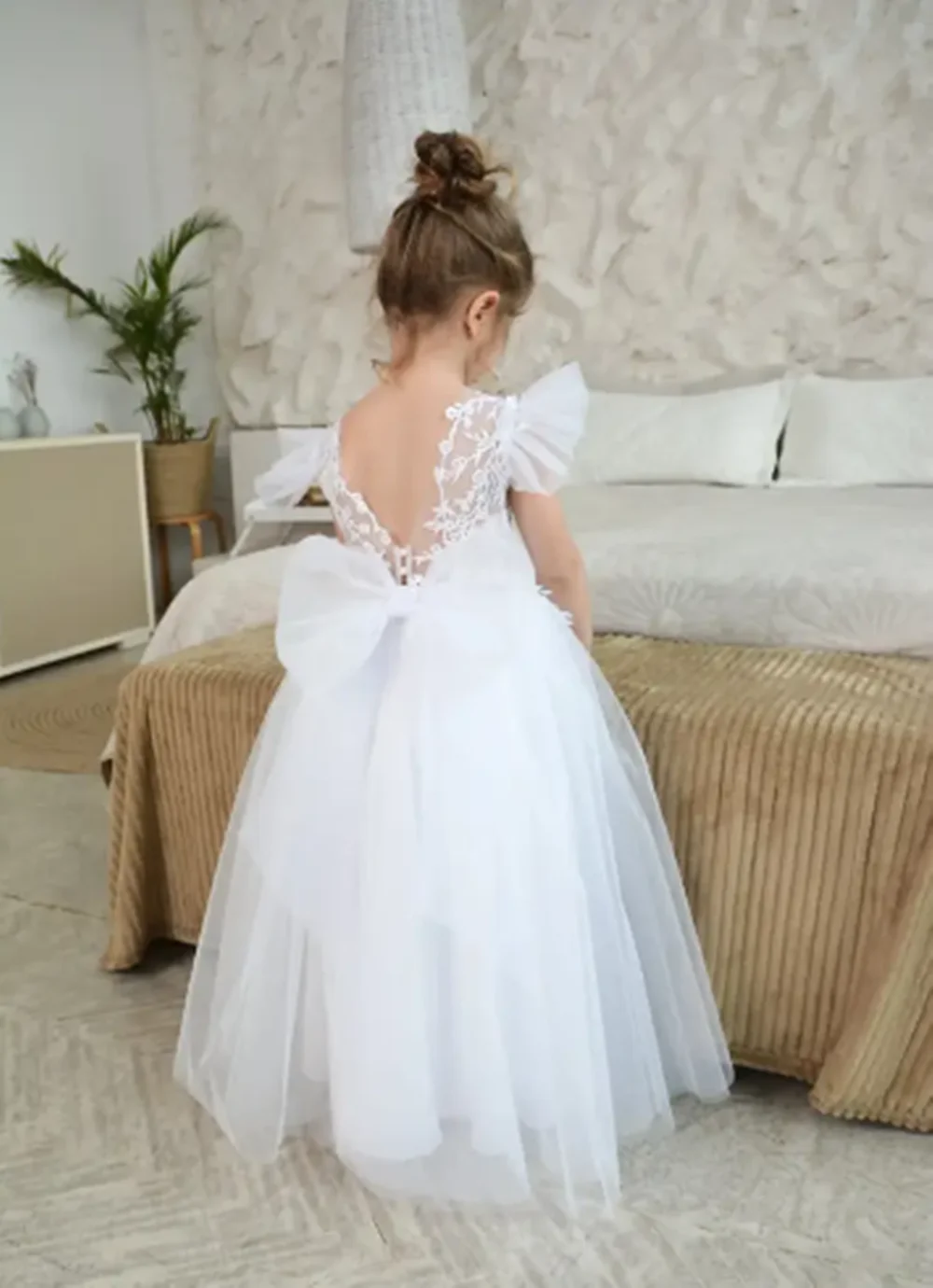 

Customized Lace Tulle Flower Girl Dresses For Wedding Backless Appliques Graceful Princess Quinceanera Bridesmaid Prom Gown