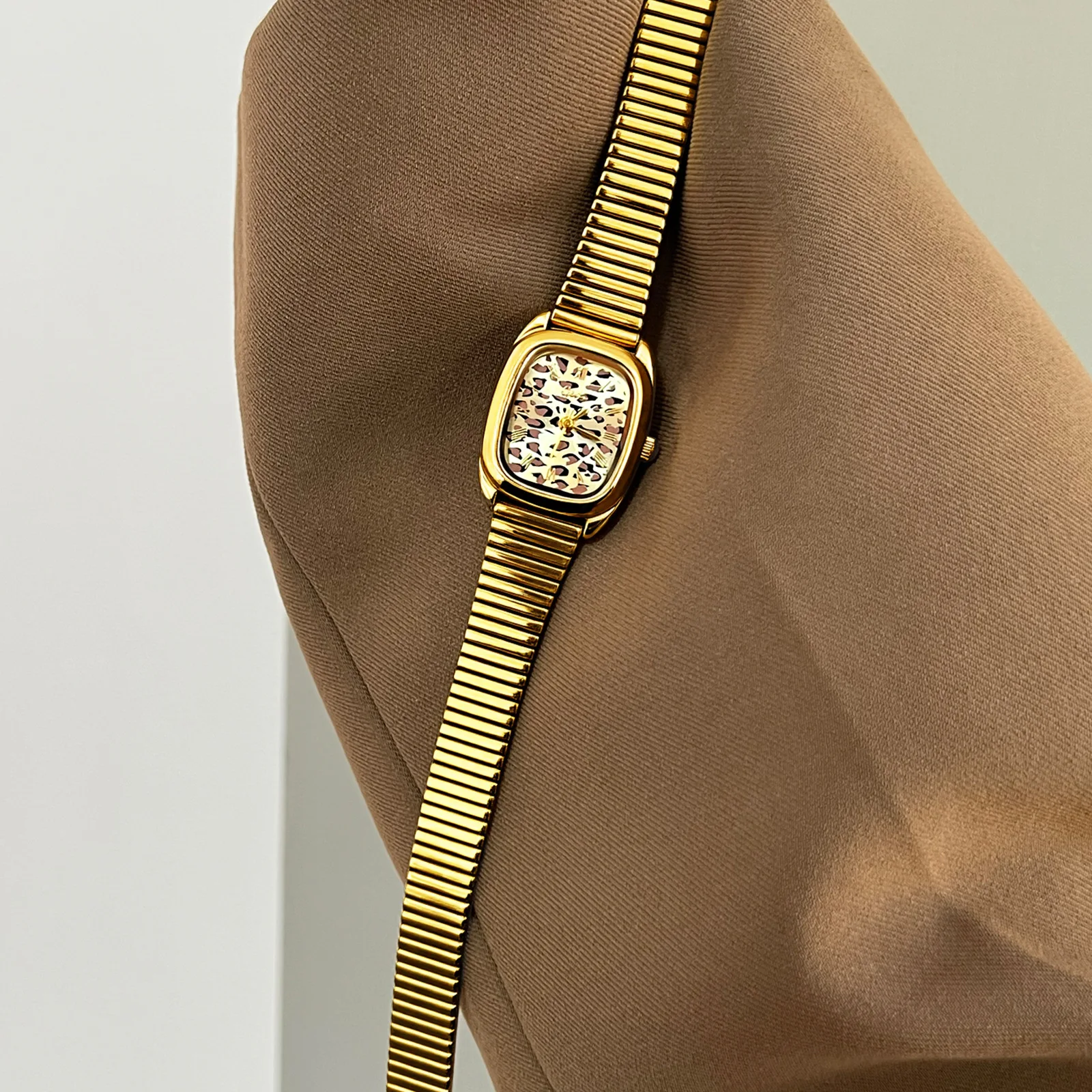 Retro Leopard Print Bamboo Watch Women Waterproof High-end Snake Bone Chain Style Adjustable Length Fashion Quartz Watches Gift