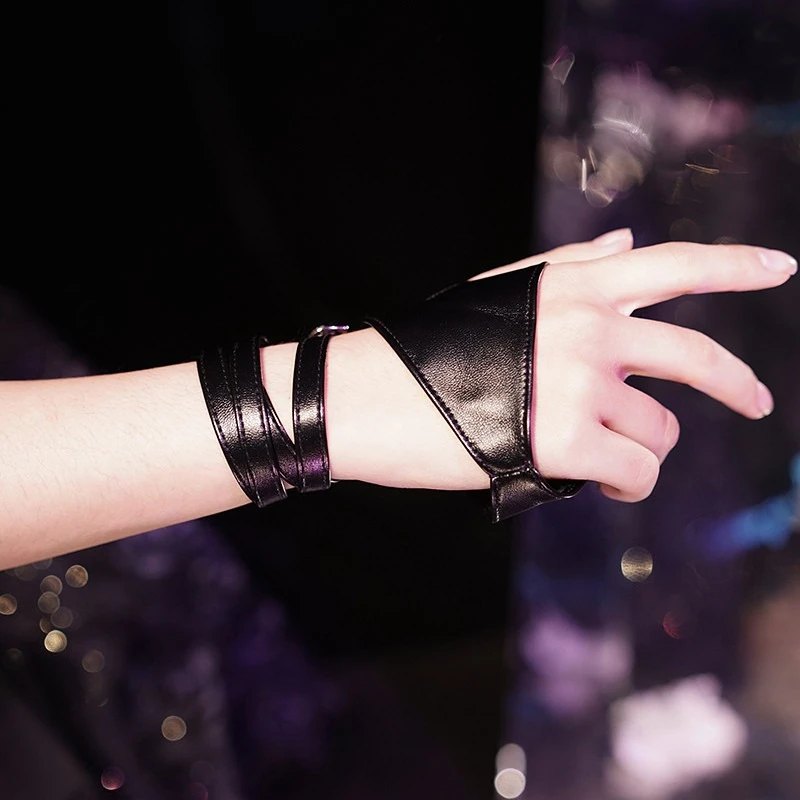 

Punk Style Leather Half Palm Fingerless Gloves Gothic Women Stage Performance Rock Gloves Dance Motorcycle Riding Biker Gloves