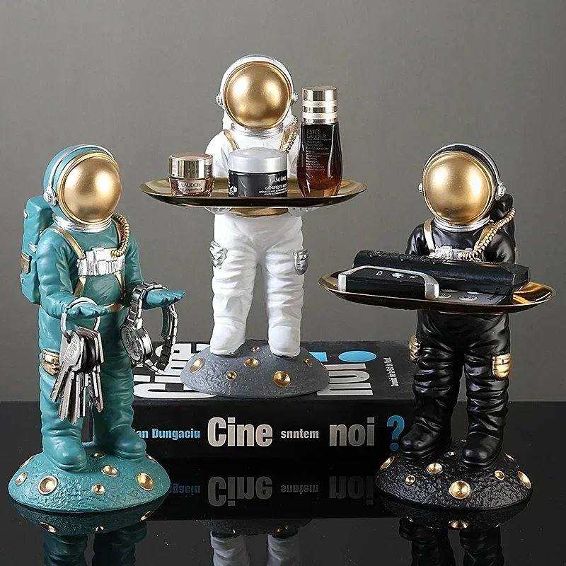 

European Resin Astronaut Fruit Metal Tray Storage Box Home Livingroom Desktop Figurines Crafts Coffee Table Sculpture Decoration