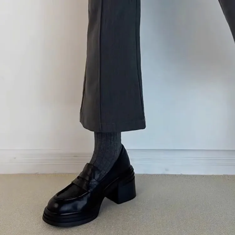 

Лоферы на высоком каблуке с толстой подошвой и круглым носком, универсальные маленькие кожаные туфли на толстом каблуке с одной педалью для поездок на работу.