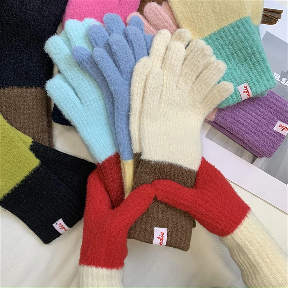 Cute Soft Faux Plush Lengthened Gloves Women's Winter Warm Thickened Knitted Gloves Color Blocking Touchscreen Fingers Mittens