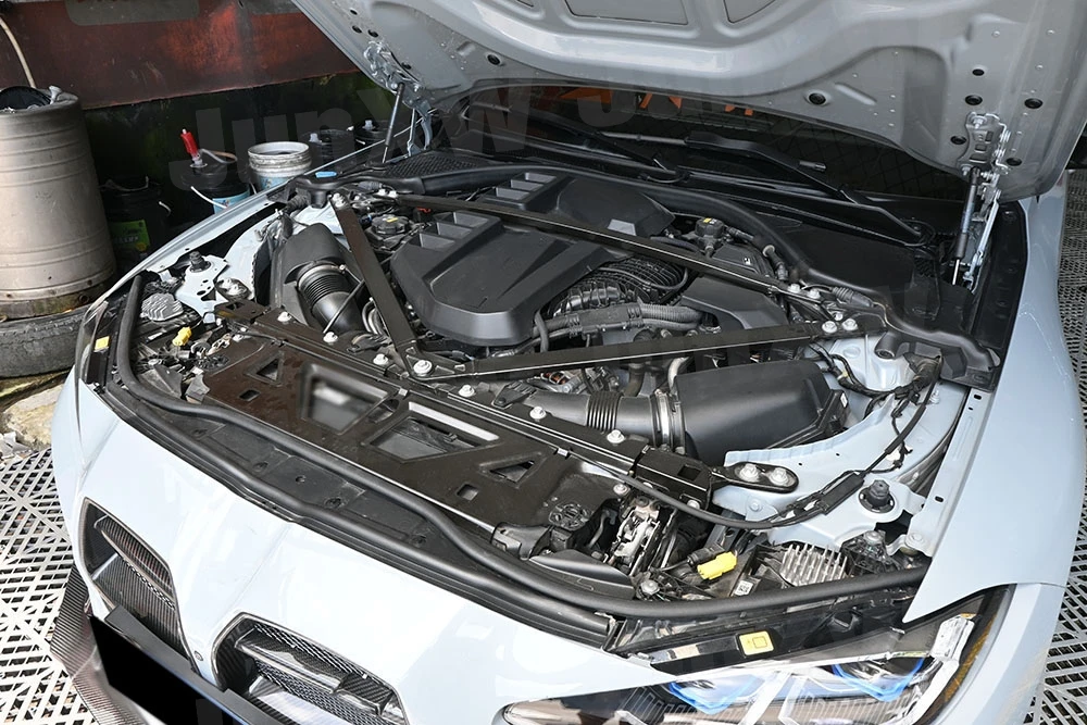 

Dry Carbon Fiber Car Engine Upper Compartment Partition Panel for BMW M2 M3 M4 G87 G80 G81 G82 G83 2021+ Filter Microfilter Set