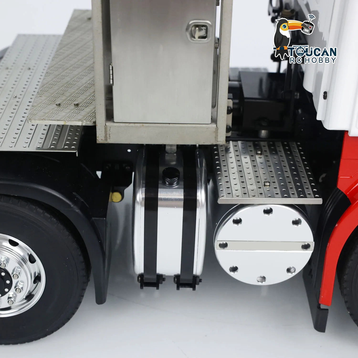 LESU 1/14 8*8 페인티드 RC 트랙터 트럭 자동차 모델 금속 섀시 (캐빈 서보 540 모터 기어박스 라이트 사운드 시스템 컨트롤러 포함)