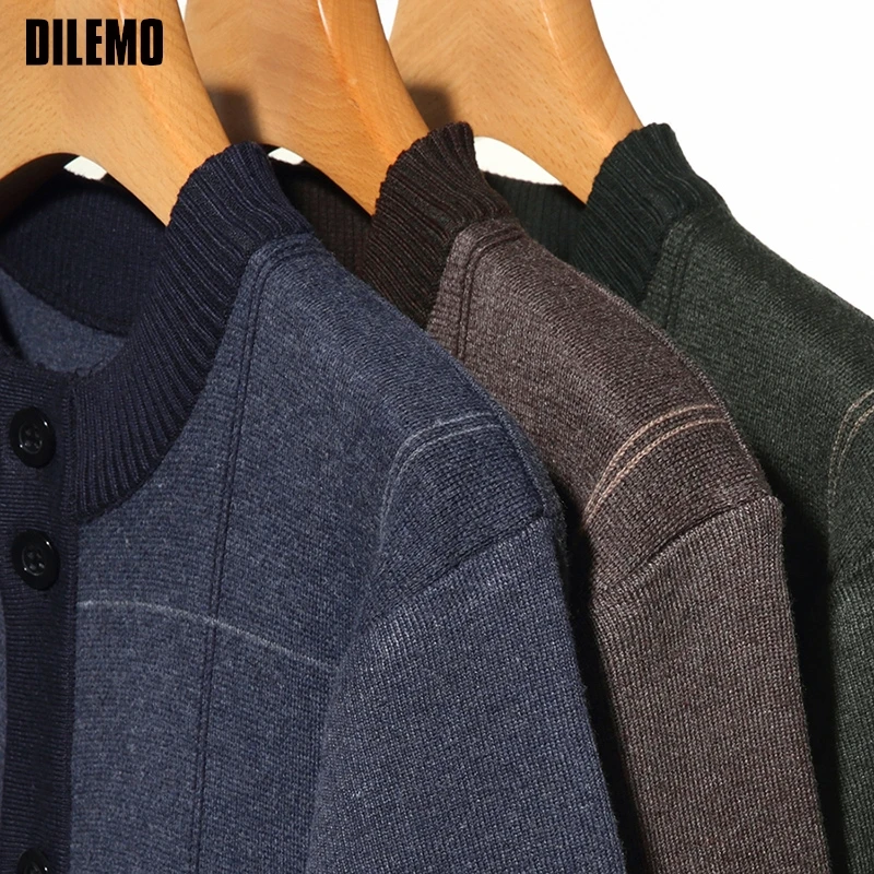 เสื้อคาร์ดิแกนไหมพรมแฟชั่นแบรนด์ใหม่คุณภาพสูง ลายสก็อตสุดอินเทรนด์ เสื้อโค้ทลำลองสำหรับฤดูใบไม้ร่วงและฤดูหนาว เสื้อแจ็คเก็ตผู้ชาย