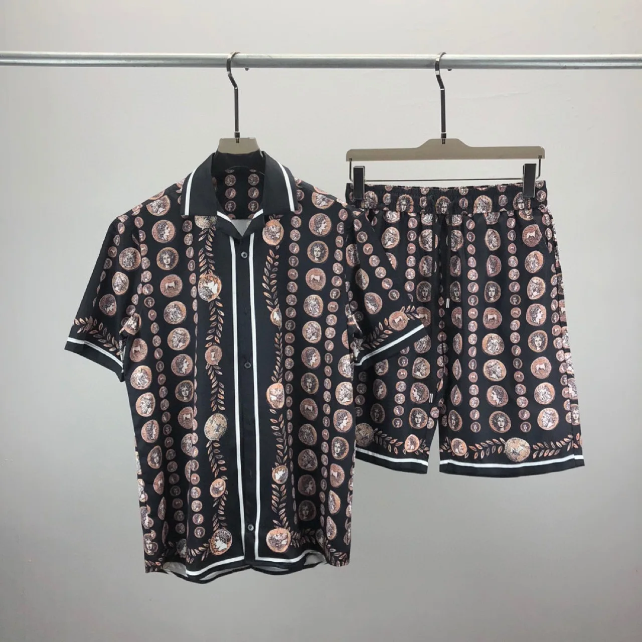 

2024 Spring Summer Fashion Men's High Quality Print Stripe Pantsuit Short-sleeves Shirt + Short Pants Two Piece Set C695