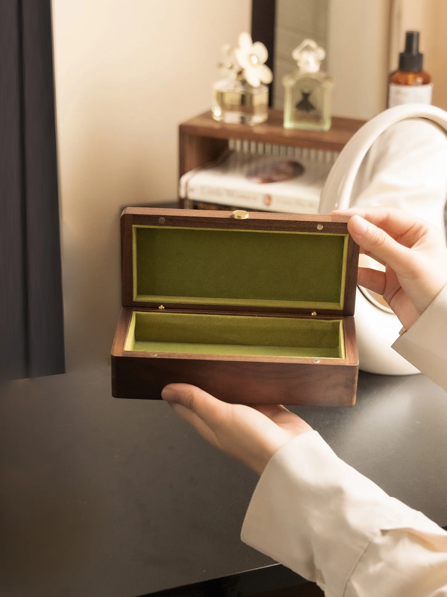 High End Pearl Necklace Storage Box Rectangular Wooden Chest Antioxidant Black Walnut Luxury Jewelry Case Handmade Vintage