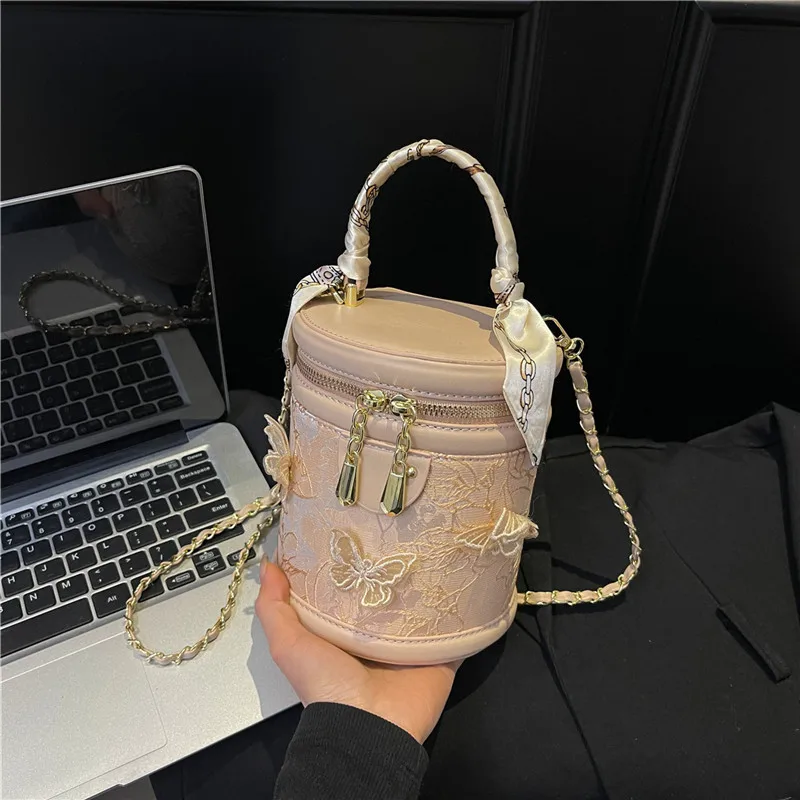 The 2025 Luxury Brand Design Crossbody Bag for Women Is A Fashionable and High-end Hand-held Versatile Cylindrical Bucket Bag