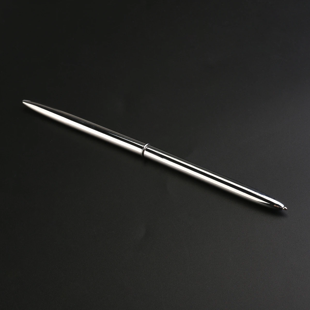 

1Pc Silver Heart Shaped Holder Elegant Design Practical nament Wedding Signature Cloth Wrapped Holder Milk Silk Pen Base