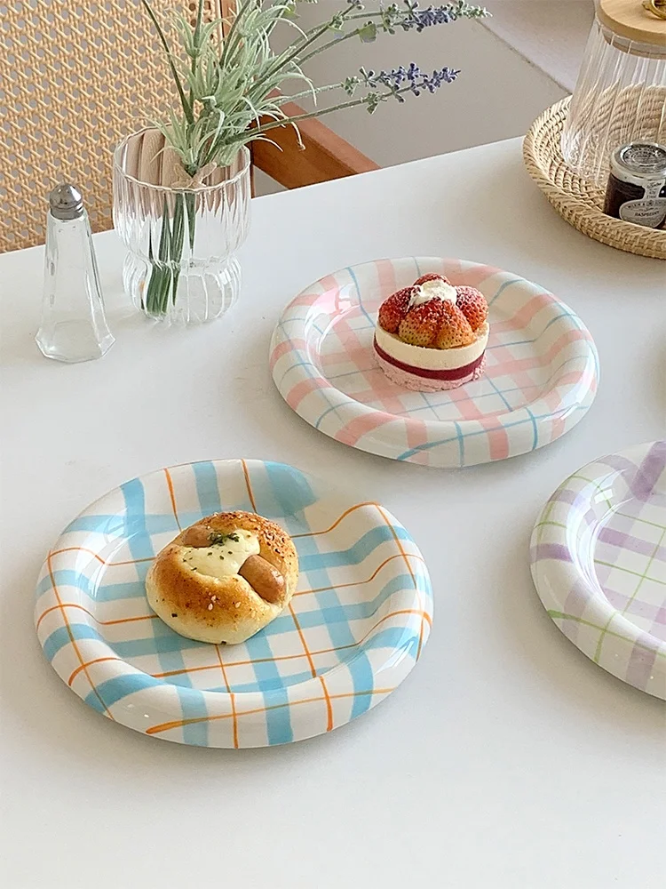 

Creative Hand-Painted Cheered 'Doo-Doo' Plate ternoon Tea Dert Salad Cerc Plate Korean Sle Underglaze Color