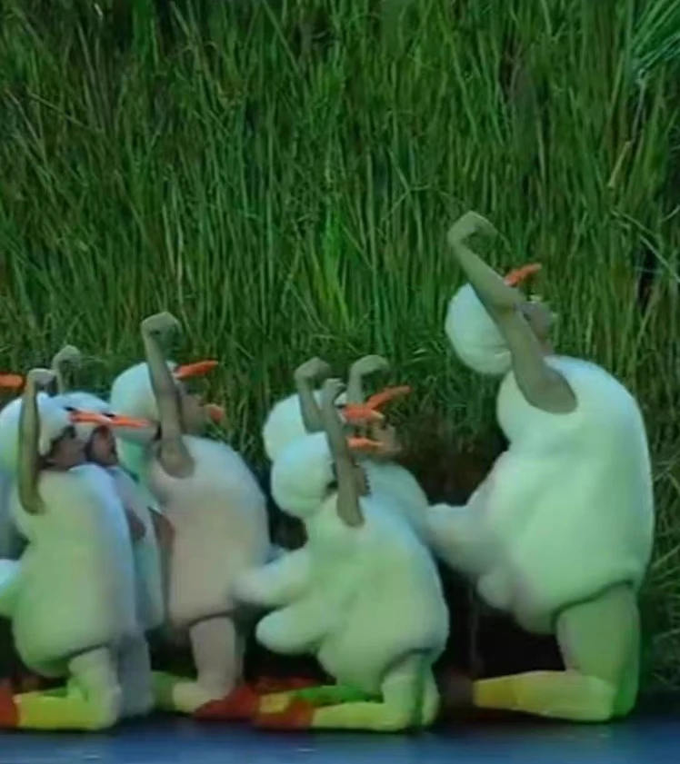 

Детский костюм маленького лебедя на Хэллоуин, костюм с мультяшным животным, одежда для детского сада, танцевальная одежда, сценический наряд