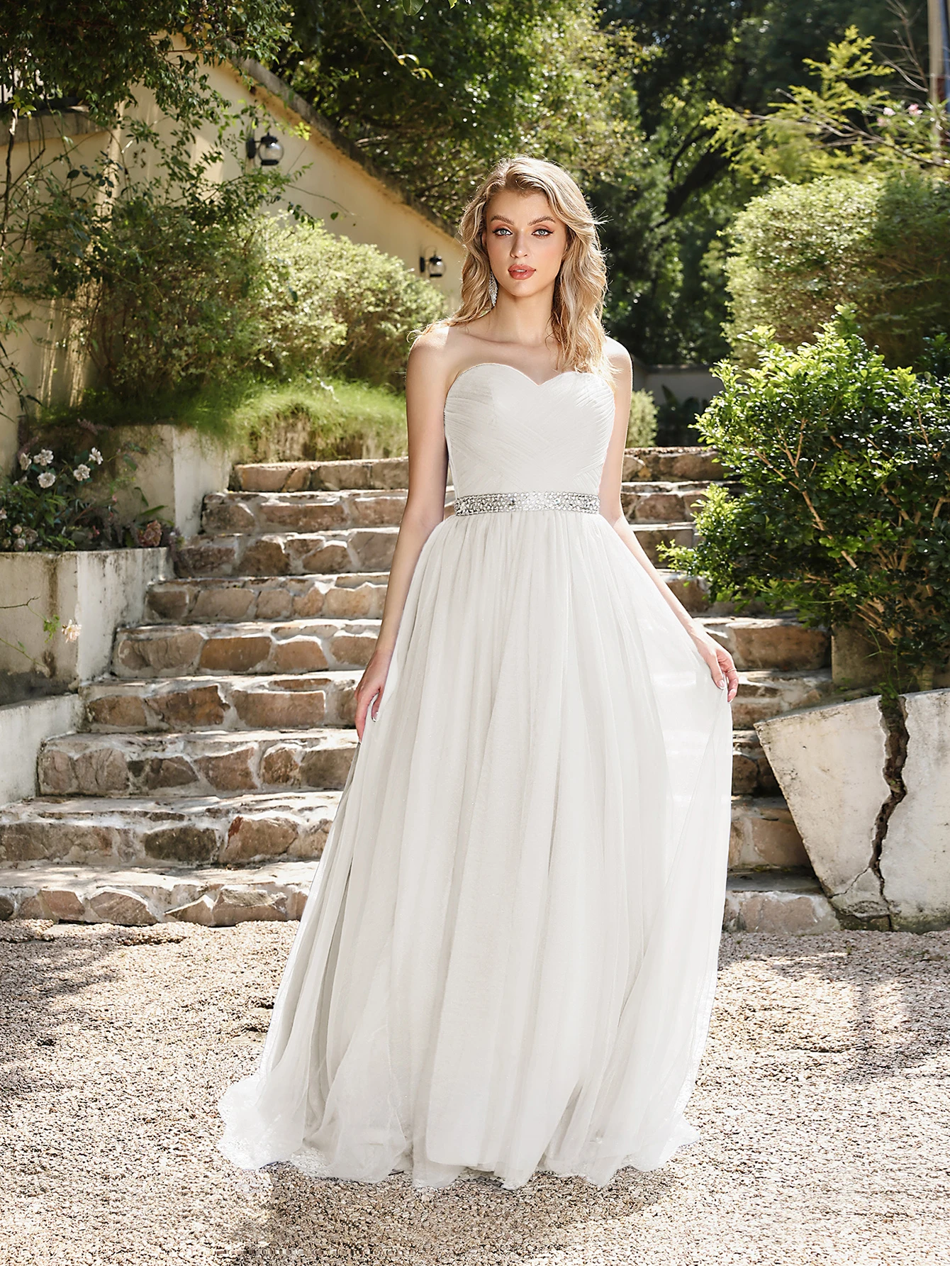 Abiti da sposa sexy con top a tubo bianco Colletto a cuore Abito da sera senza schienale con lacci Abito da festa con cintura a trapezio con paillettes impero