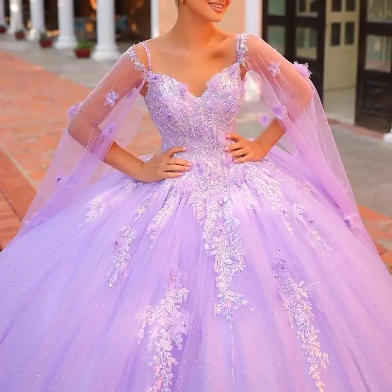 

Lilac Glitter Quinceanera Dress Ball Gown Lace Applique Sequins Beading Crystals Tull With Cape Sweet 16 Vestido De 15 Anos