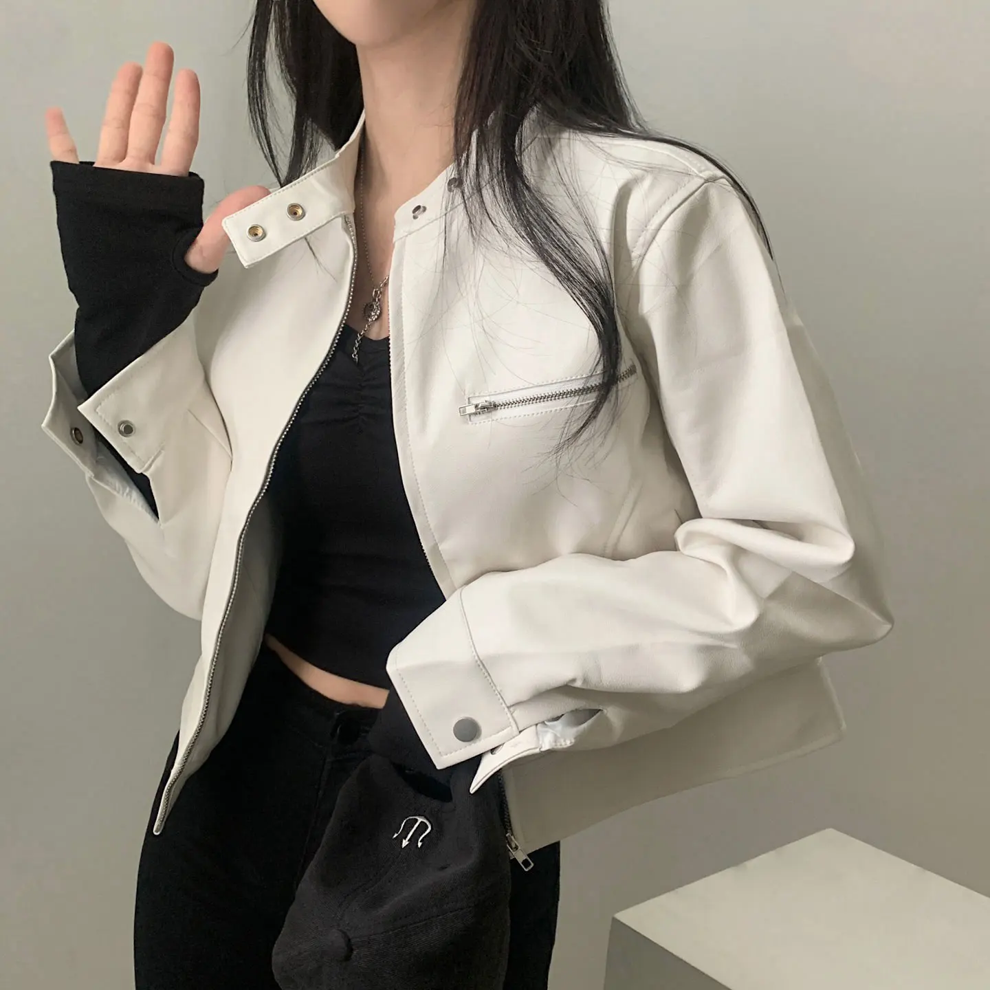 スタイリッシュな初秋の韓国スタイル PU レザージャケット多用途でハンサムな女性のコートストレートカット長袖ジッパー開閉