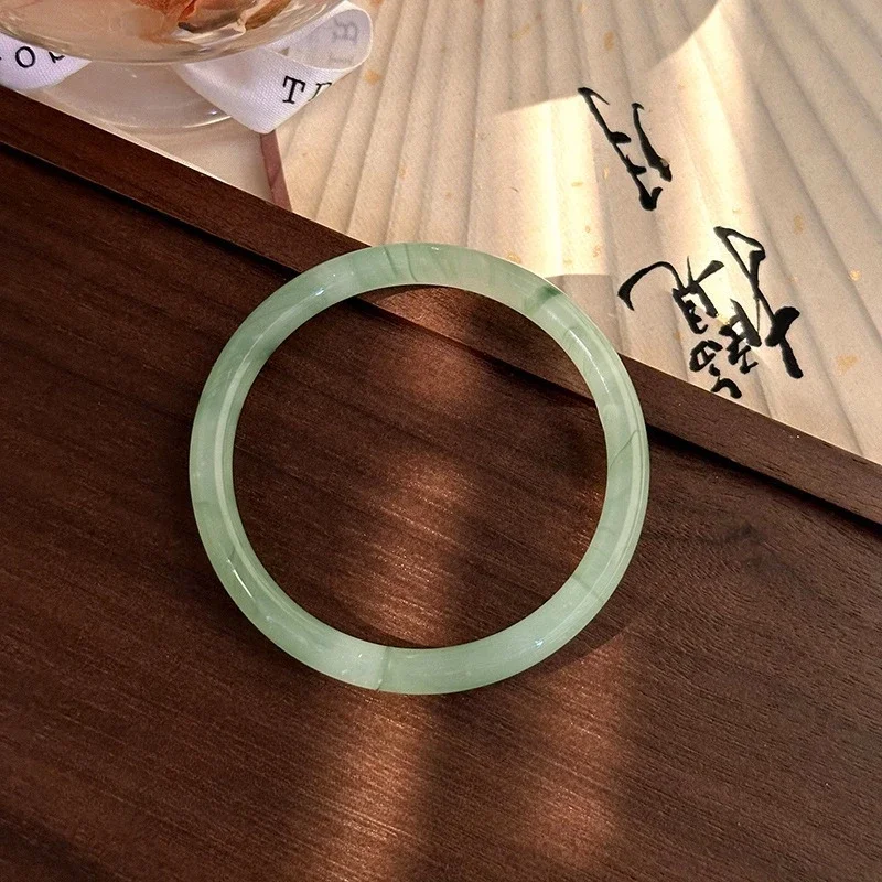 

New jingle bracelet thick round bar bracelet simple and versatile fashion new