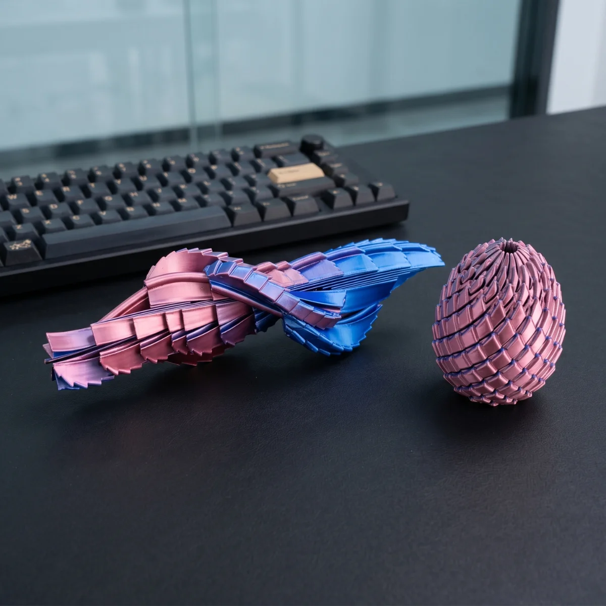 1 Pack 7.4cm 3D Printed Dual-Color Silk PLA,Dragon Egg Fidget Toy, Transformable Spiral Sculpture