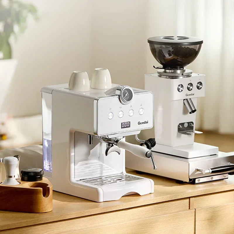 Cafetière italienne semi-automatique avec mousseur à lait, machine à expresso et cappuccino, 15 bars, CRM3610