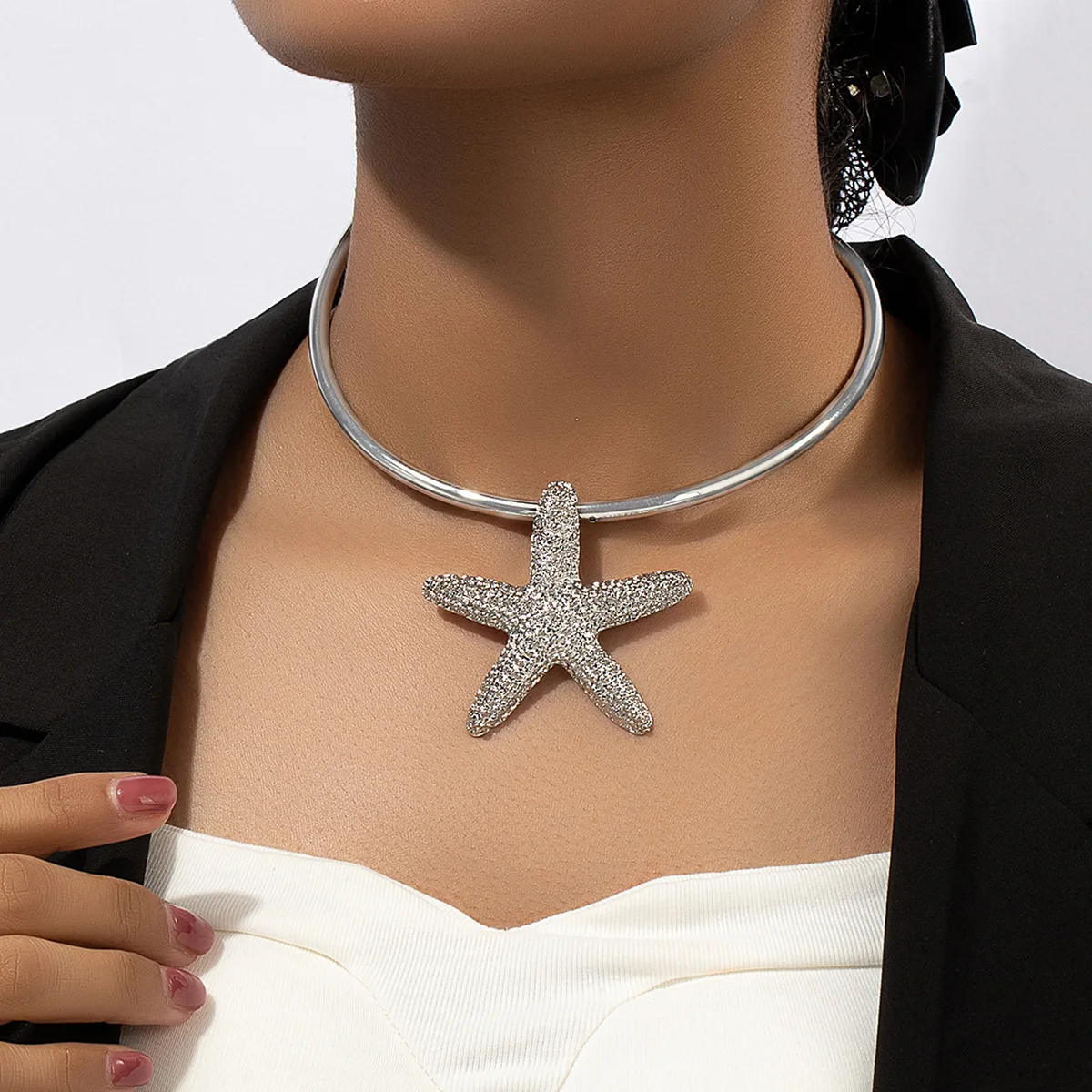 Bohemian Golden Starfish Geometric Choker Necklace for Women Punk Exaggerated Metal Pendant Necklace Fashion Jewelry