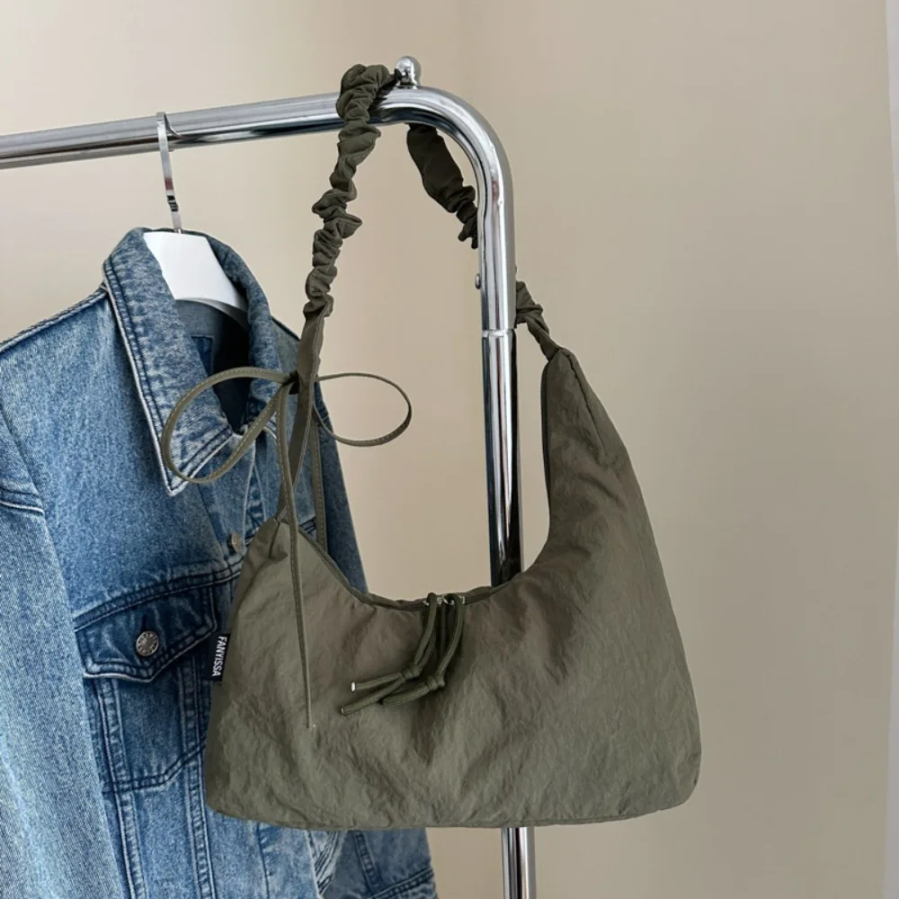 Elegante borsa per gnocchi pieghettata leggera Borsa versatile con coulisse di grande capacità Borsa a tracolla da donna in nylon tinta unita per ragazze