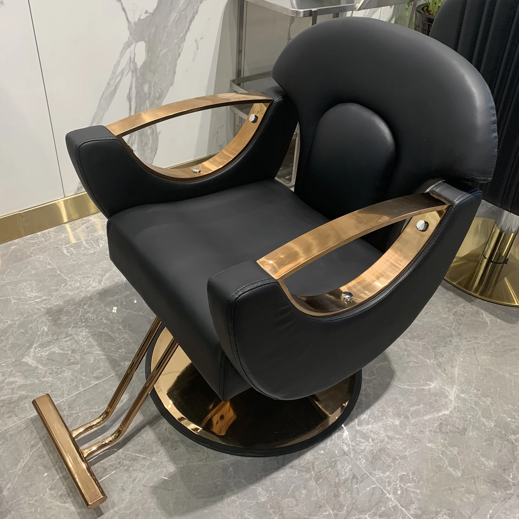 Barbershop Lift Inverted Chair Salon Special Cutting Stool Can Put Upside Down Hair Cutting Chair Gold Chassis Luxury Salon Tool