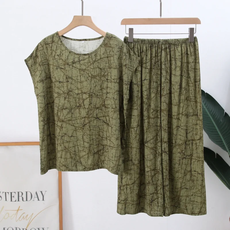 

Women's Printed Cotton Silk Loungewear Set Short Sleeve Top and Wide Leg Pants Summer Homewear for Middle-aged