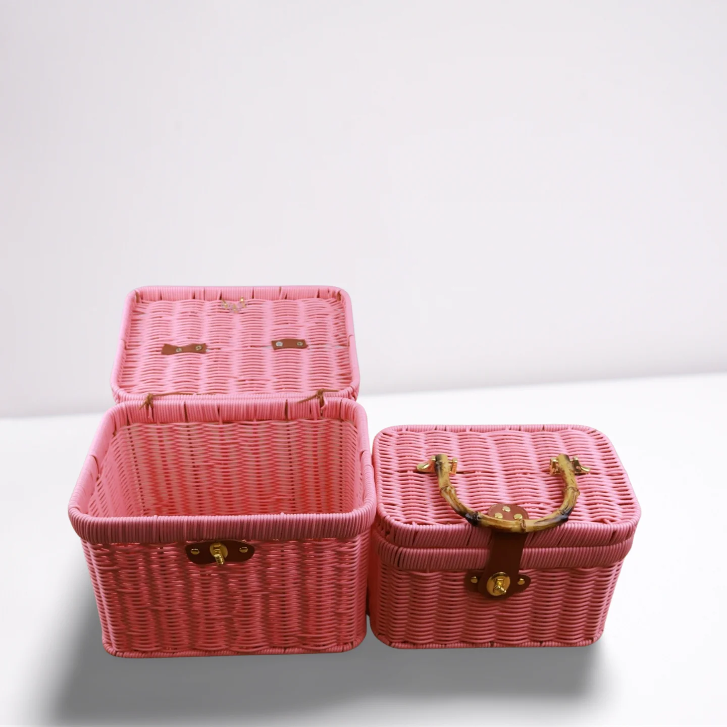 Handwoven Rattan Gift Basket With Lid Storage Box Wedding Baby Shower Hamper Organizer Gift Packaging Basket Sundries Organizer view 5