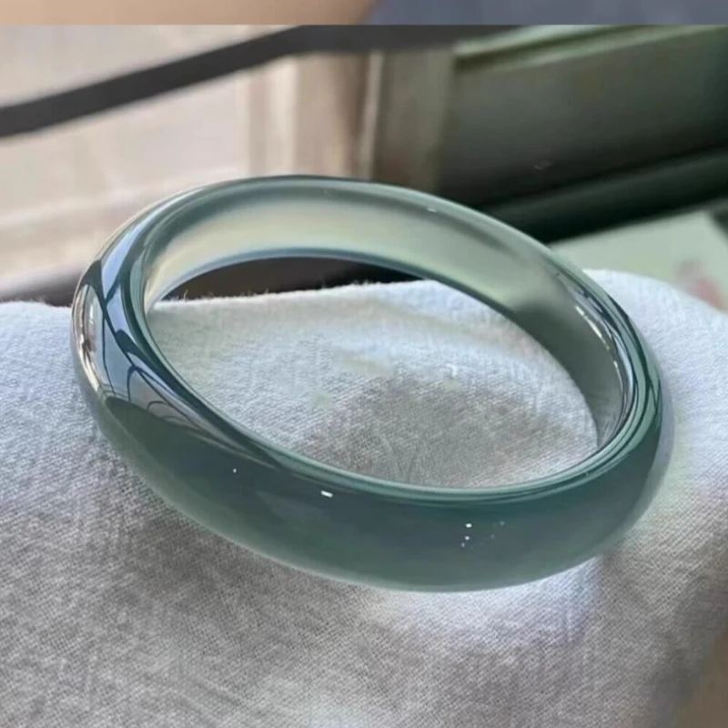 

High Ice Blue Agate Jade Bracelet, A Fashionable Daily Versatile Bracelet