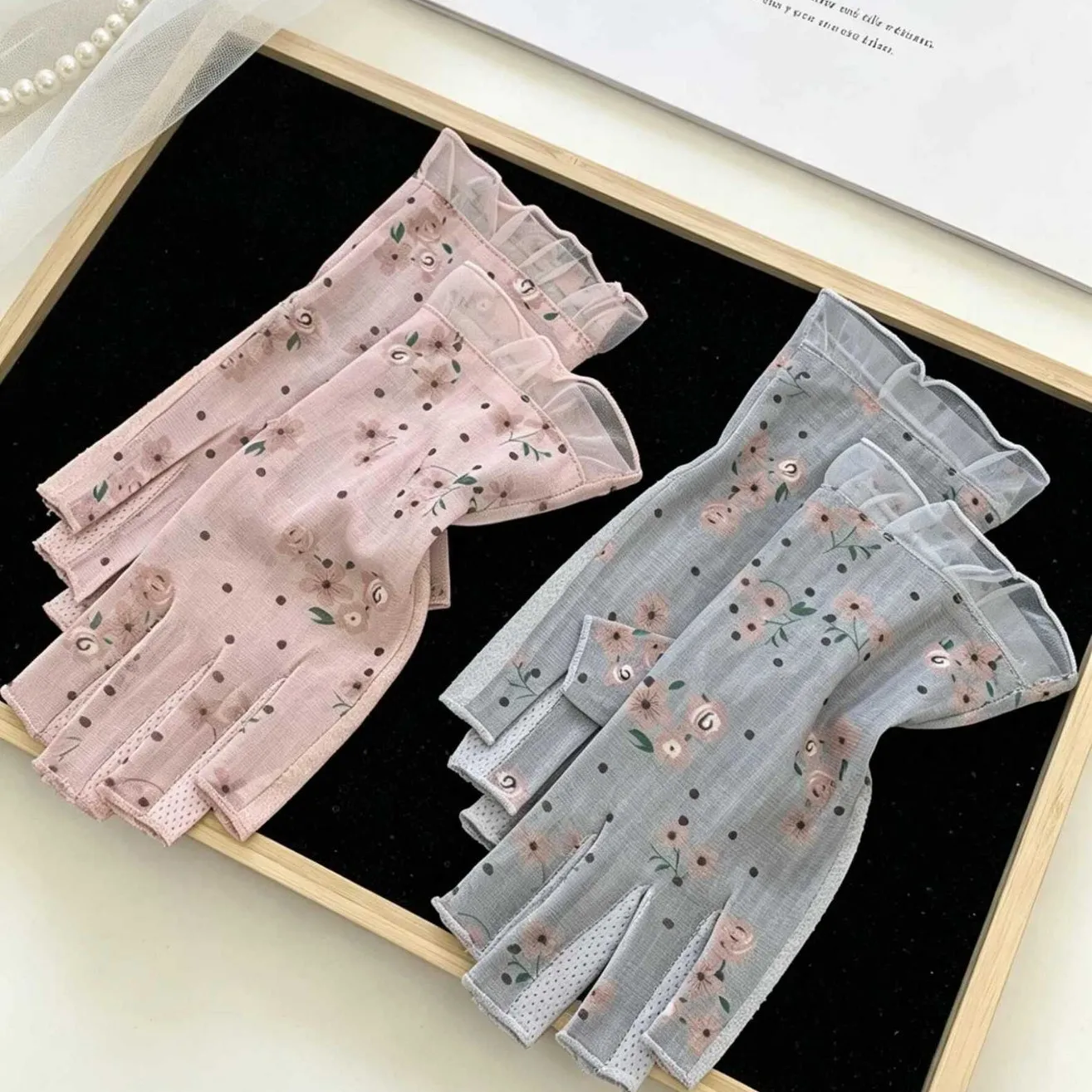 New floral lace half-finger sunscreen gloves for women in summer breathable finger-exposed driving ice silk anti-slip touch