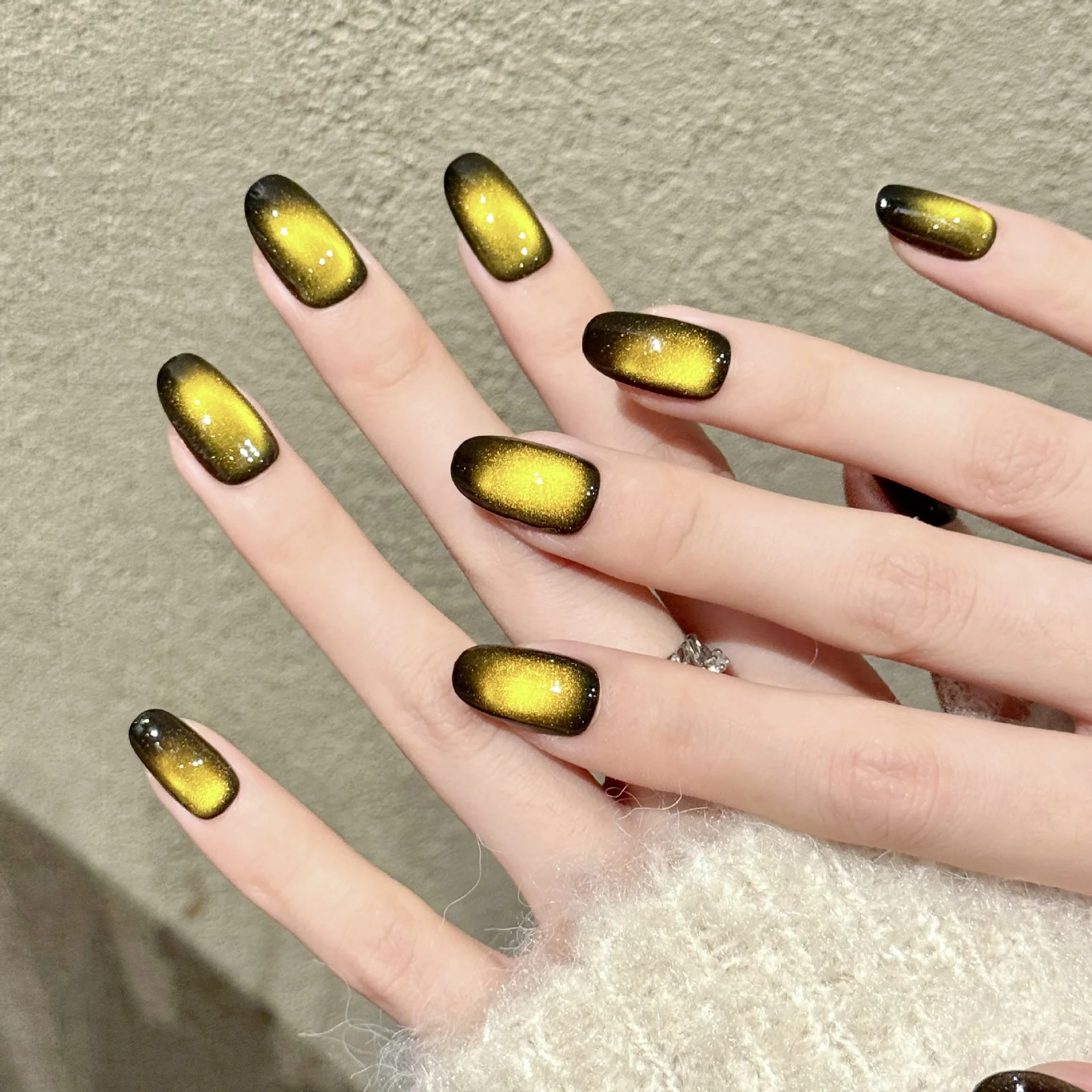 Amber Gradient Handmade Press on Nails Glitter Velvet Cat's Eye Fake Nails Decor Wearable Flash Retro Falsche Nägel für Frauen Mädchen