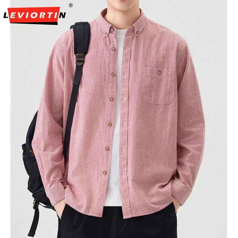 

2025 Мужской осенний модный городской универсальный свободный топ с повседневным дизайном кармана на воротнике и повседневная полосатая рубашка с длинными рукавами