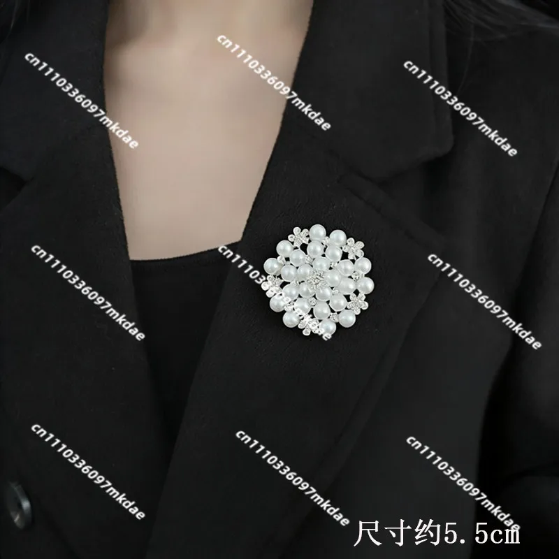 Fashion Brooch Women, Cardigan Jacket Corsage Shawl Pin Button Temperament Clothes High-end Accessories